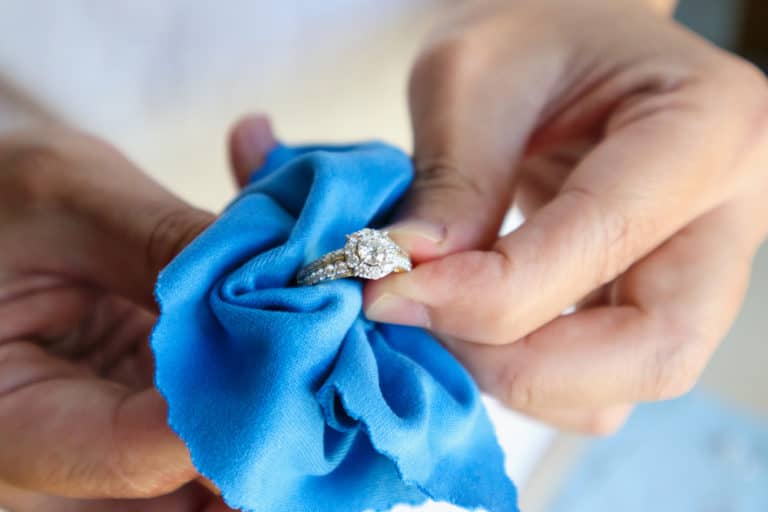 12 Tips to Clean White Gold Rings