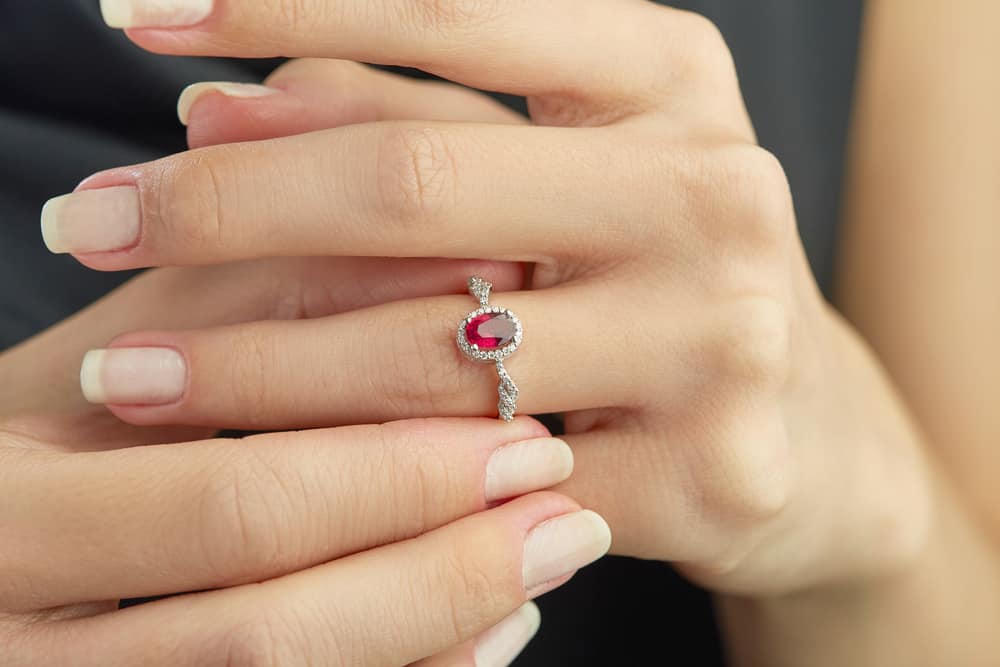 15 Tips to Buy Ruby Engagement Rings