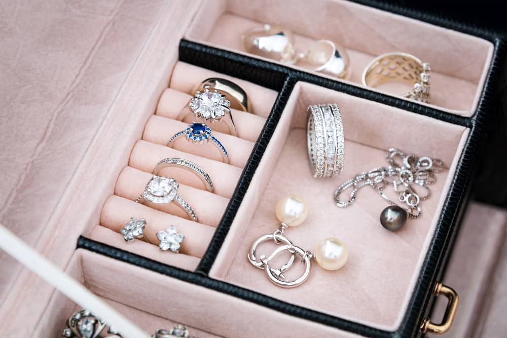 25 Homemade Jewelry Box Plans You Can DIY Easily