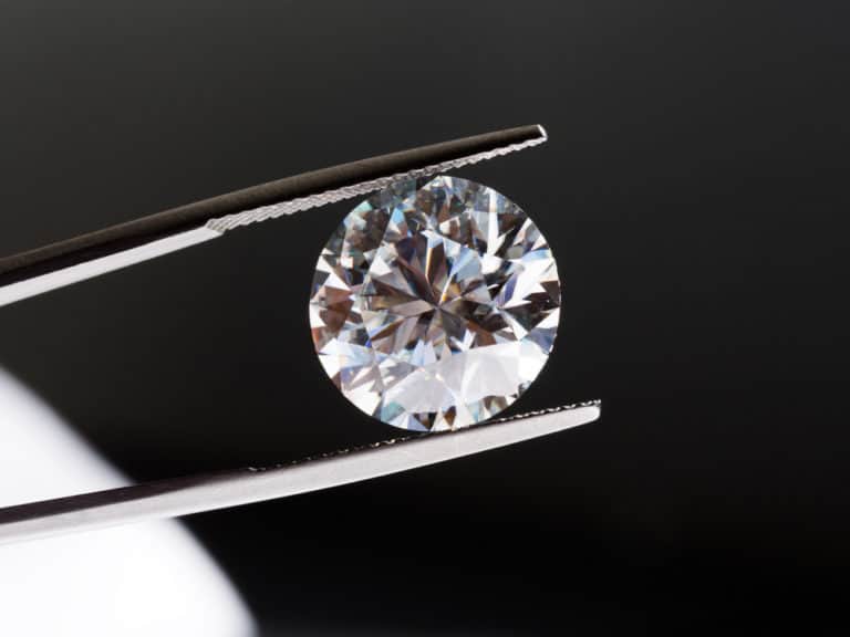 Diamond Color vs. Clarity – An Expert’s Guide on Picking a Diamond