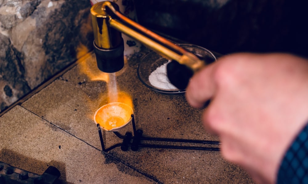 Factors that Influence the Melting Point of Gold