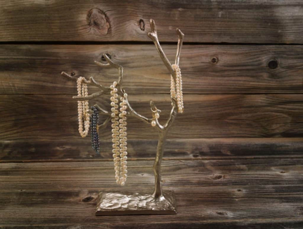 How to Create a Beautiful DIY Tree Branch Jewelry Holder – Successiblelife.com