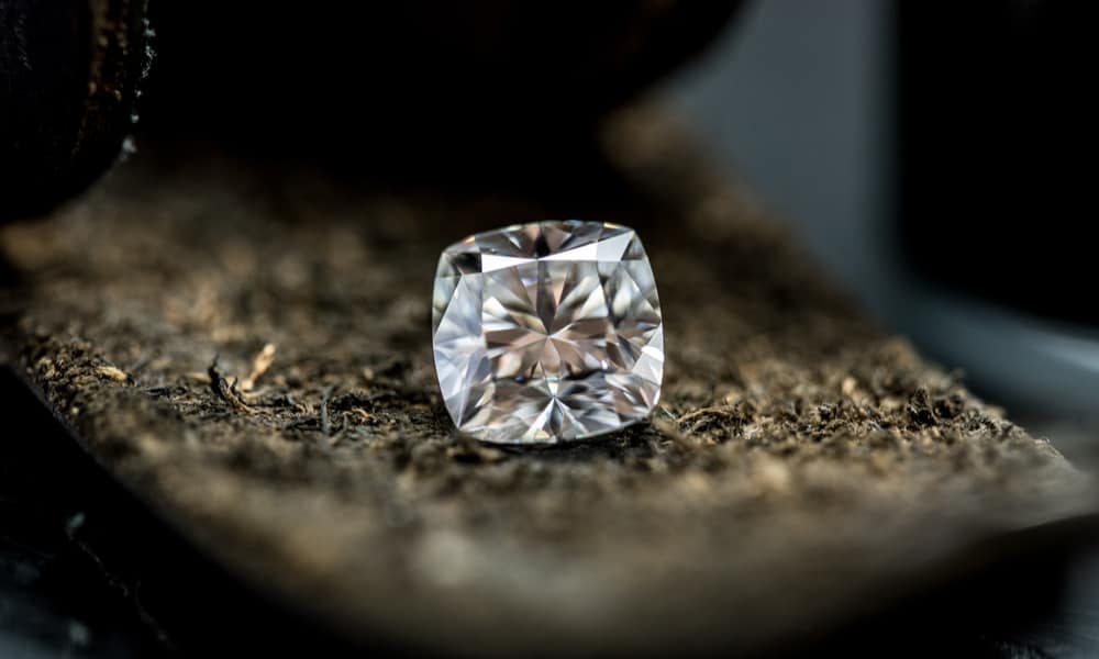 Why is moissanite or lab diamond an excellent alternative for diamond