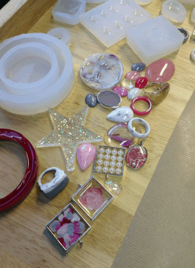 How To Make Resin Jewelry – The Bench