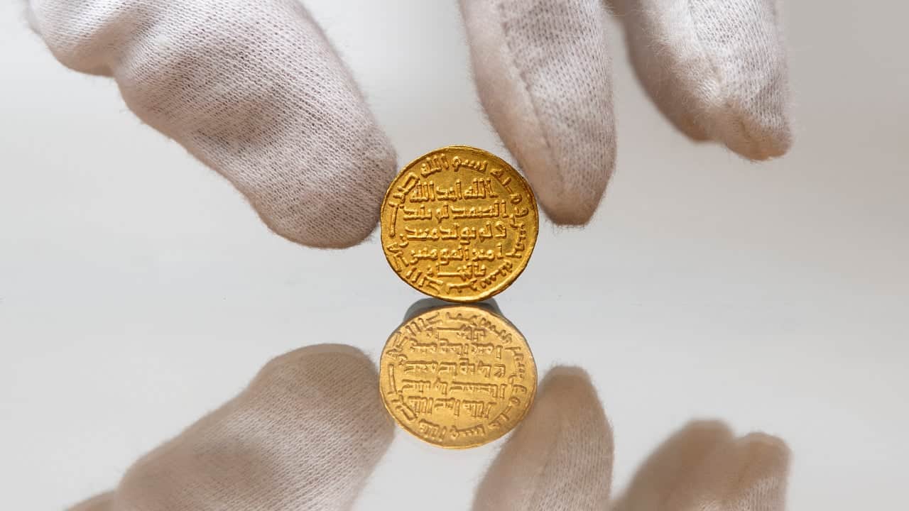 723 Umayyad Gold Dinar, Umayyad Caliphate